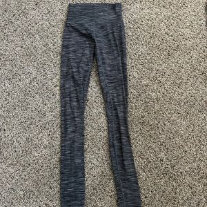 Lululemon align leggings 28 inch in a grey pattern